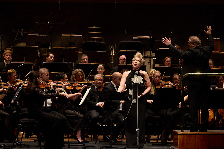 Joyce DiDonato, accompanied by the Melbourne Symphony Orchestra, in the Ryman Healthcare Spring Gala (photograph by Laura Manariti)
